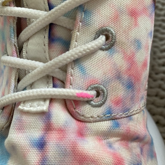 Custom Nike Aurora Iridescent Cherry Blossom Roshe 1 One Women Size 7 - Picture 7 of 8